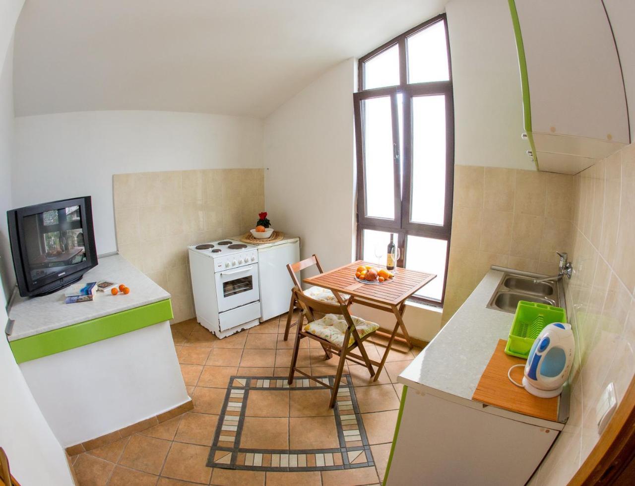 Guest House Mandarina Budva Exterior photo