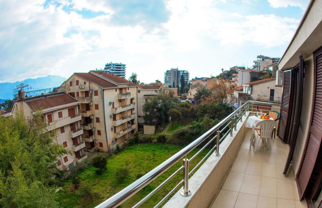 Guest House Mandarina Budva Exterior photo